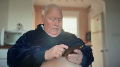 Snapshot of fatslutcutey chatting on 12/24/24, 08:55 fatslutcutey online show from 12/24/24, 08:55