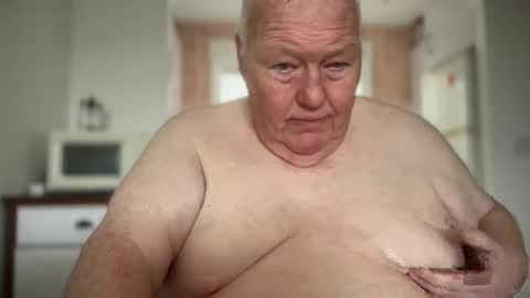 Snapshot of fatslutcutey chatting on 01/01/25, 12:55 fatslutcutey online show from 01/01/25, 12:55