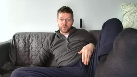 Snapshot of fattenmenow chatting on 12/14/24, 12:44 fattenmenow online show from 12/14/24, 12:44