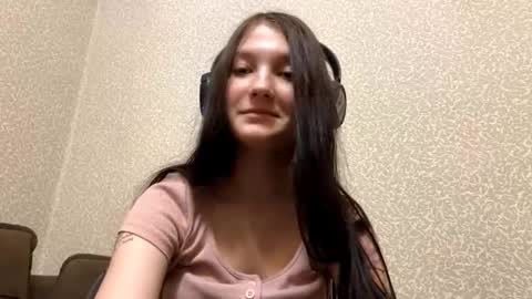 Aurora 18yo online show from 11/08/25, 08:36