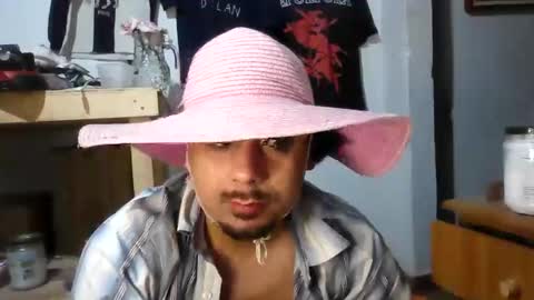 Faux Feitico online show from 04/21/26, 10:45