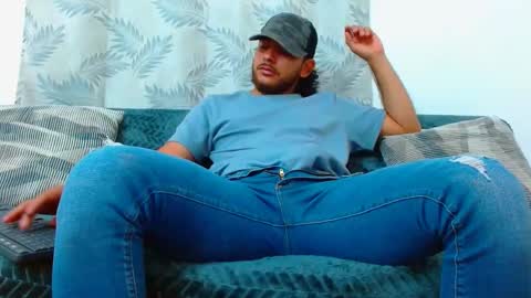 Snapshot of favid95 chatting on 09/23/25, 01:14 favid95 online show from 09/23/25, 01:14