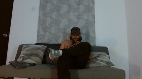 Snapshot of favid95 chatting on 10/06/25, 04:37 favid95 online show from 10/06/25, 04:37