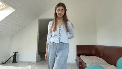 Snapshot of fawnmcgorry chatting on 07/14/26, 01:50 Emily online show from 07/14/26, 01:50