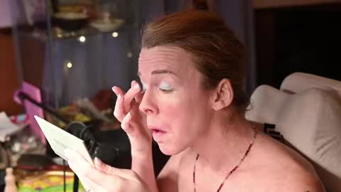 Faye Holloway online show from 11/12/25, 12:44