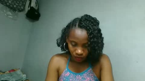 fayence09 online show from 09/22/25, 03:03