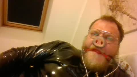 Snapshot of fckcbacc89 chatting on 06/18/26, 01:28 Horny Fat Boy online show from 06/18/26, 01:28