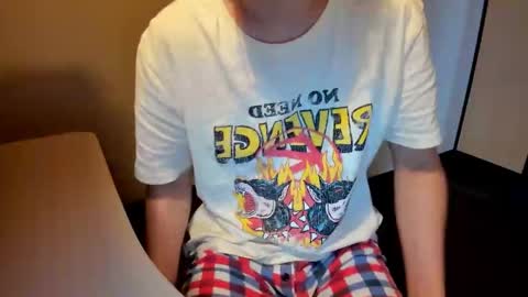 Snapshot of fckmikh chatting on 10/26/25, 01:17 Michael online show from 10/26/25, 01:17