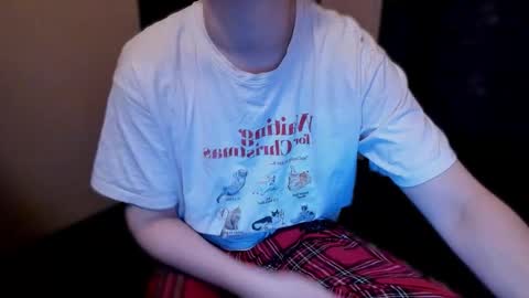 Snapshot of fckmikh chatting on 12/03/25, 01:20 Michael online show from 12/03/25, 01:20