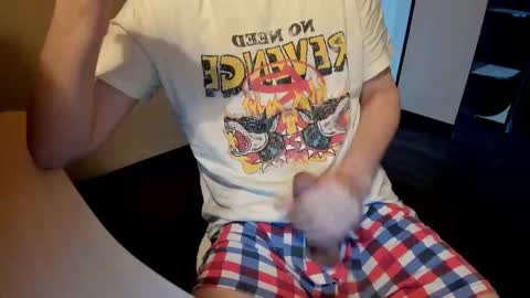 Snapshot of fckmikh chatting on 12/17/25, 11:27 Michael online show from 12/17/25, 11:27