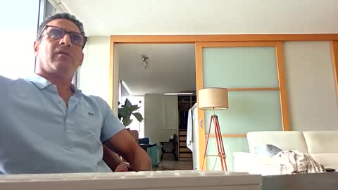 Snapshot of fdavoudi chatting on 09/10/25, 09:15 Miami Persian online show from 09/10/25, 09:15