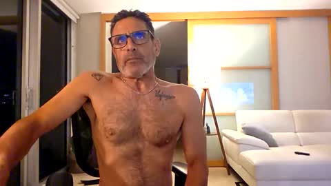Snapshot of fdavoudi chatting on 10/26/25, 11:53 Miami Persian online show from 10/26/25, 11:53