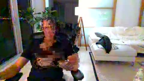 Snapshot of fdavoudi chatting on 02/24/26, 02:31 Miami Persian online show from 02/24/26, 02:31
