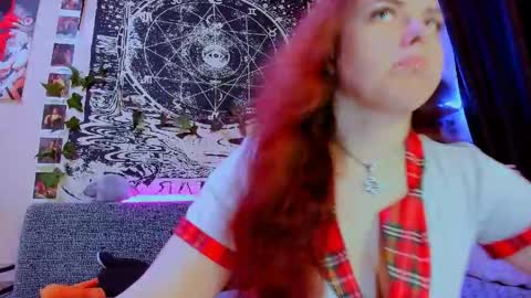 Snapshot of fearlessdiva_x chatting on 06/05/26, 02:51 Diva online show from 06/05/26, 02:51