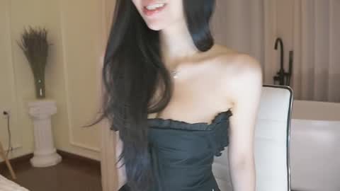 feel_me_00 online show from 01/17/26, 11:08