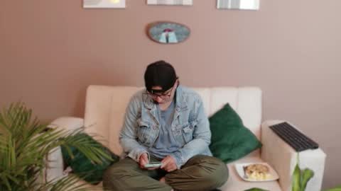 Feelena online show from 09/16/25, 11:33