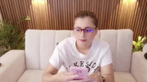 Feelena online show from 11/11/25, 06:30