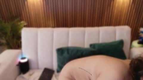 Feelena online show from 11/26/25, 05:25