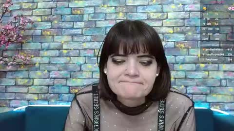 Snapshot of feelsgoodwoman chatting on 12/07/24, 01:03 Laura online show from 12/07/24, 01:03