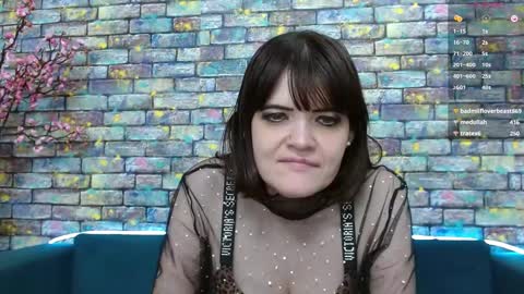 Snapshot of feelsgoodwoman chatting on 12/16/24, 08:31 Laura online show from 12/16/24, 08:31