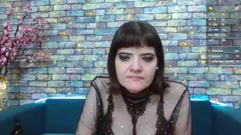 Snapshot of feelsgoodwoman chatting on 01/02/25, 10:11 Laura online show from 01/02/25, 10:11
