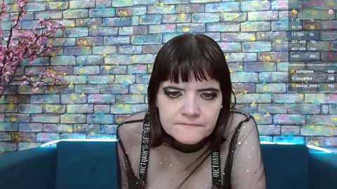 Snapshot of feelsgoodwoman chatting on 01/19/25, 03:18 Laura online show from 01/19/25, 03:18