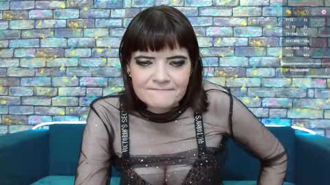 Snapshot of feelsgoodwoman chatting on 01/25/25, 01:10 Laura online show from 01/25/25, 01:10