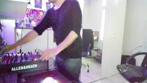 Snapshot of feetamiiin chatting on 05/13/26, 02:03 m0rty online show from 05/13/26, 02:03
