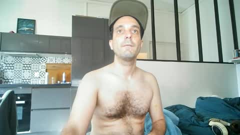 Snapshot of feetamiiin chatting on 06/01/26, 08:05 m0rty online show from 06/01/26, 08:05