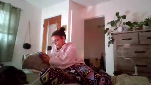 Snapshot of feetnymph chatting on 11/18/25, 07:29 Soley online show from 11/18/25, 07:29