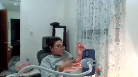 Snapshot of feetnymph chatting on 11/22/25, 04:00 Soley online show from 11/22/25, 04:00