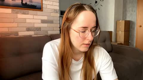 Snapshot of feleciacockrell chatting on 03/30/26, 06:36 Mary online show from 03/30/26, 06:36