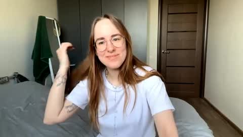 Snapshot of feleciacockrell chatting on 05/02/26, 05:23 Mary online show from 05/02/26, 05:23