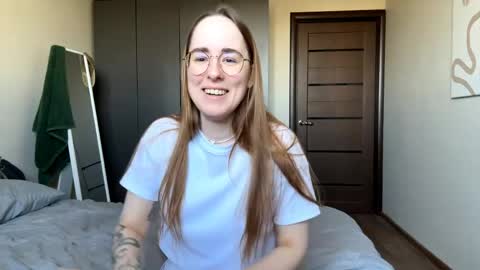 Snapshot of feleciacockrell chatting on 05/03/26, 06:08 Mary online show from 05/03/26, 06:08
