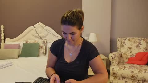 FeliciaKrige online show from 01/23/25, 10:11