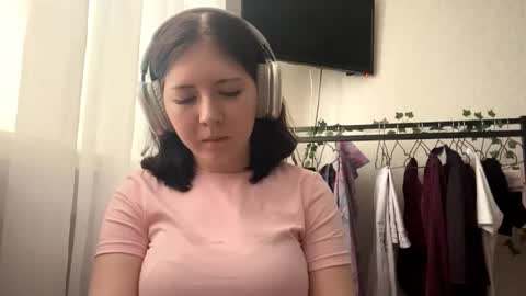 Candy online show from 04/21/26, 02:12