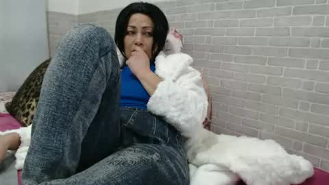 Snapshot of felina_hot chatting on 06/21/26, 03:42 Felina Hot online show from 06/21/26, 03:42