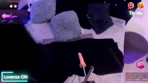 Snapshot of felinagrrr chatting on 12/05/25, 06:37 felina online show from 12/05/25, 06:37