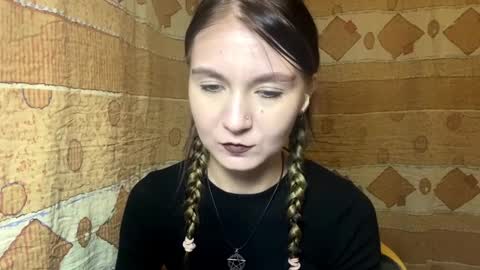 Lola online show from 04/10/26, 07:51