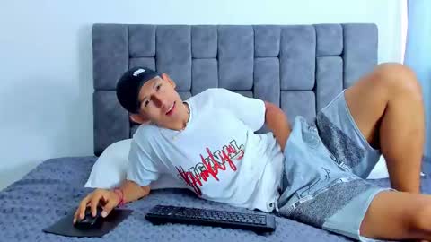 Snapshot of felipehot_gonzales chatting on 10/16/25, 12:50 felipehot_gonzales online show from 10/16/25, 12:50