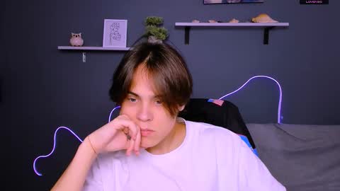 felix_dream_ online show from 09/21/25, 08:27