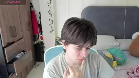Snapshot of felix_leex chatting on 05/29/26, 07:23 Felix leex online show from 05/29/26, 07:23