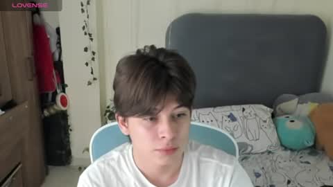Snapshot of felix_leex chatting on 06/17/26, 07:04 Felix leex online show from 06/17/26, 07:04
