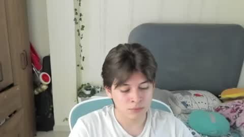 Snapshot of felix_leex chatting on 07/22/26, 07:49 Felix leex online show from 07/22/26, 07:49