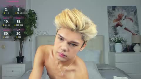 Felix online show from 03/11/25, 01:34