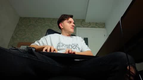 FelixStark online show from 10/21/25, 04:24