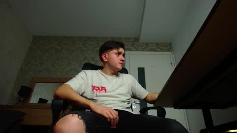 FelixStark online show from 10/31/25, 05:58