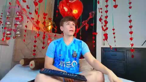 Snapshot of femboy_max chatting on 09/22/25, 12:51 Femboy Max online show from 09/22/25, 12:51