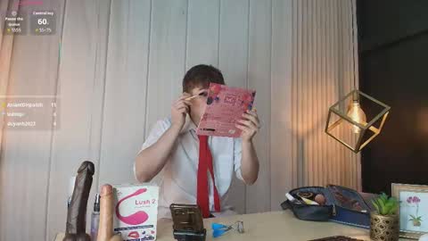 Snapshot of femboy_max chatting on 10/06/25, 12:46 Femboy Max online show from 10/06/25, 12:46