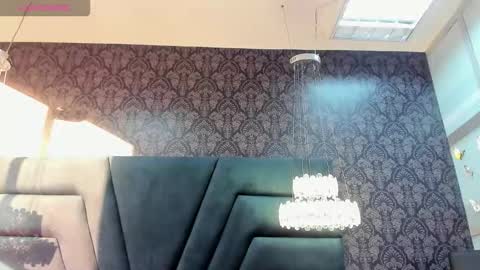 Snapshot of femboy_max chatting on 11/22/25, 11:53 Femboy Max online show from 11/22/25, 11:53